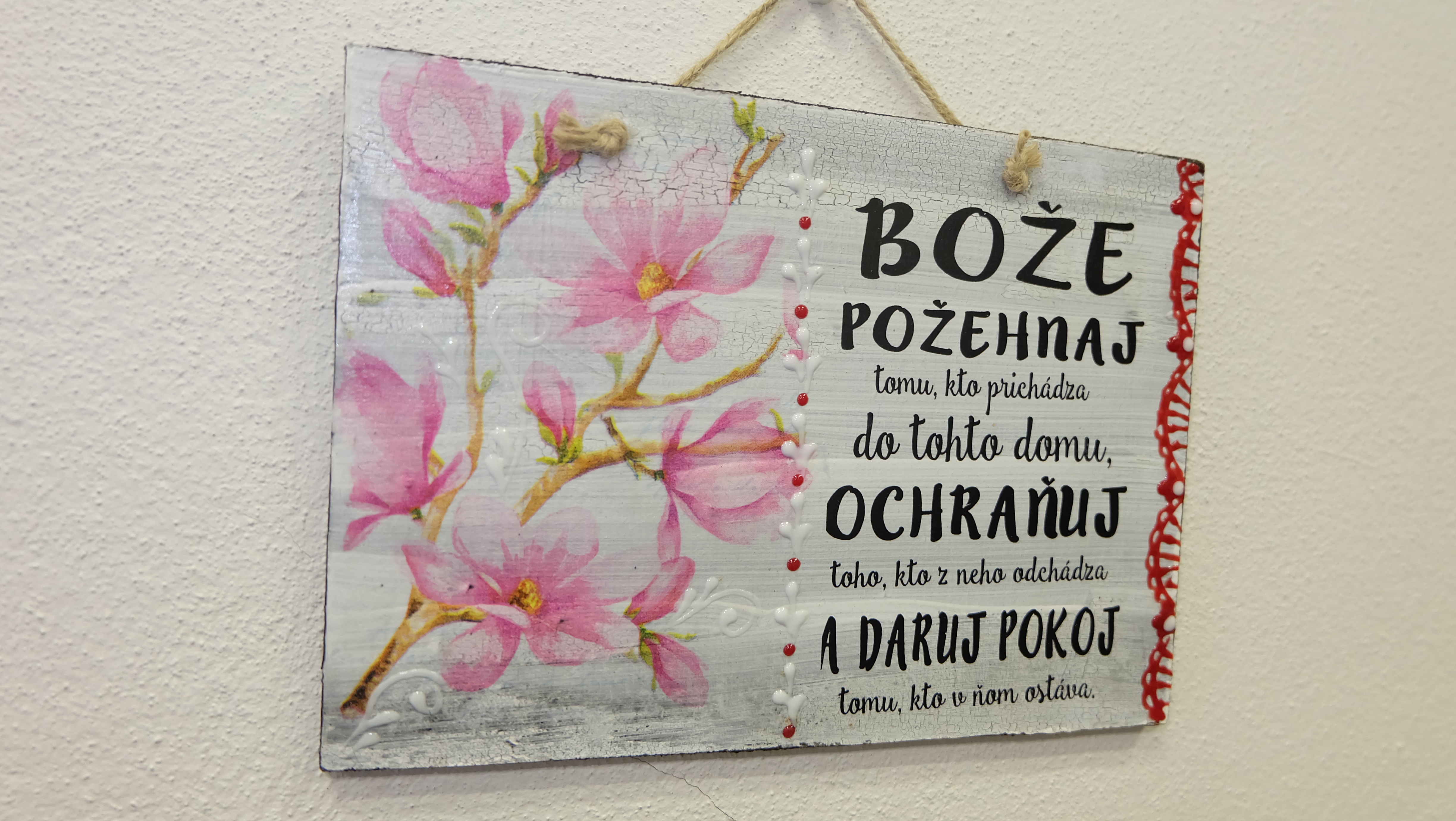 Teraz je záujem o celoročné požehnania domu s rôznymi ornamentmi.