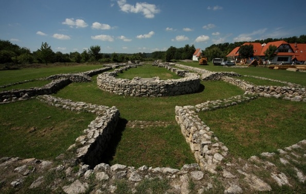 Slováci tento víkend putujú do maďarského Zalaváru