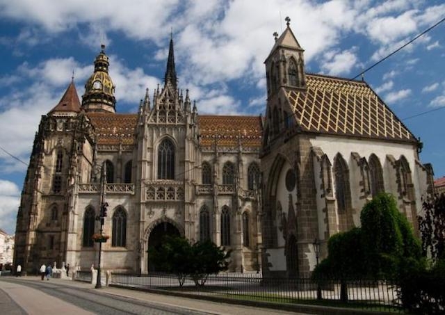 Verejné bohoslužby od stredy 6. mája: Aké budú pravidlá?