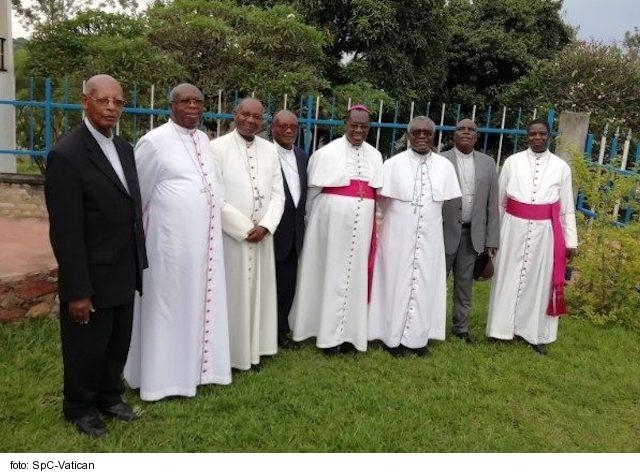 Hroby zabitých seminaristov v Burundi sú dnes výzvou k bratstvu etník