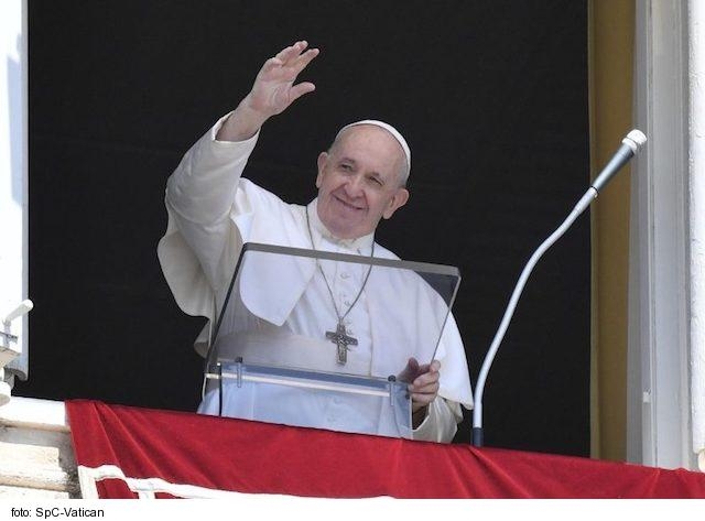 Pápež František zaslal do Zambie 100 tisíc eur na boj s podvýživou