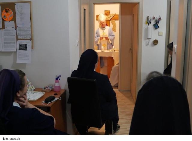 Sestry v Revúcej sa tešia z prítomnosti Krista v kaplnke