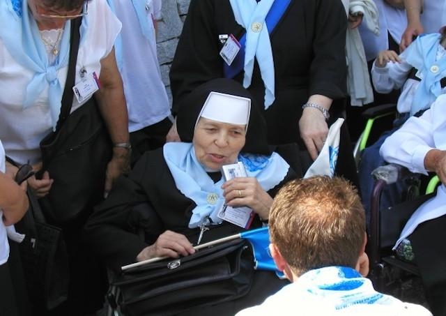 Členovia Rodiny Nepoškvrnenej si pripomenuli tridsať rokov od schválenia
