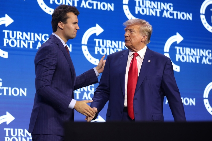 Atentát na influencera pobúril kresťanskú Ameriku 