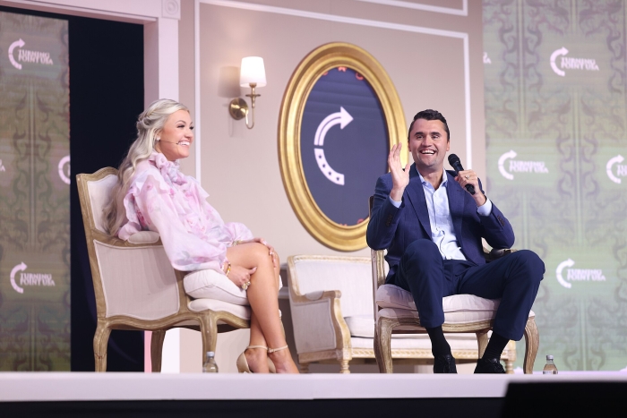 Charlie Kirk posmrtne získal milióny nových sledovateľov