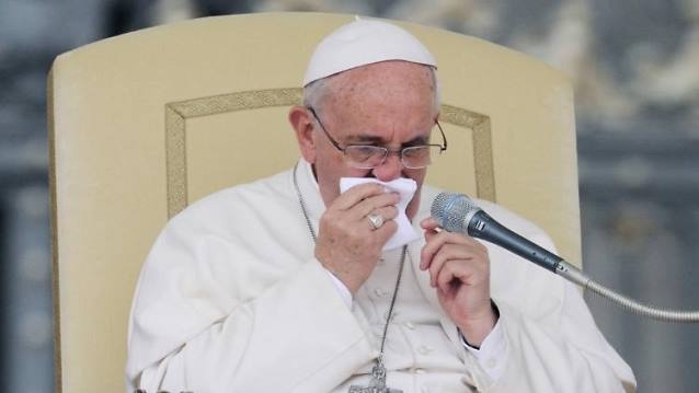 Pápež František netrpí koronavírusom