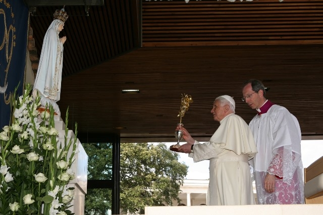  Pápež odovzdá Fatime ocenenie