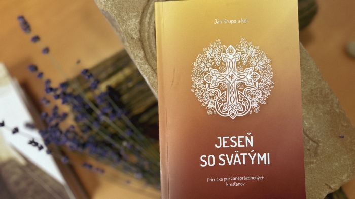 Spoznajte našu knižnú novinku „Jeseň so svätými. Príručka pre zaneprázdnených kresťanov“