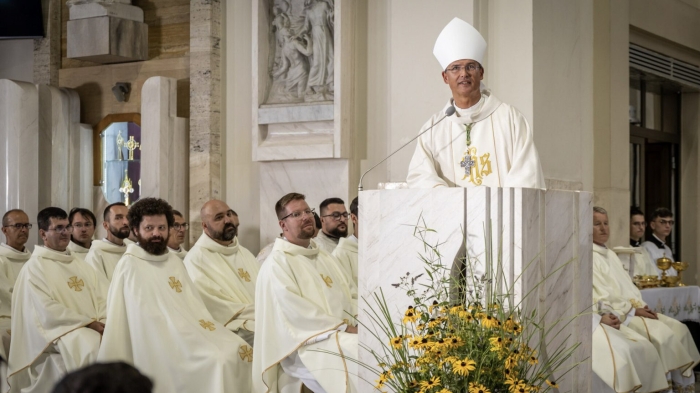 Vráťte sa k atmosfére z Popradu: Vypočujte si svätú omšu a liturgiu z NÁRODNÉHO STRETNUTIA MLÁDEŽE P26