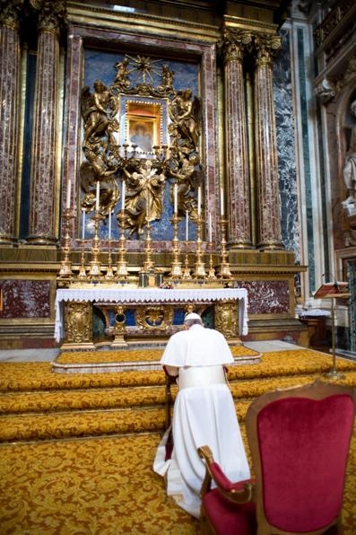Vatikánsky týždenník (139): Zlatá ruža od pápeža Františka