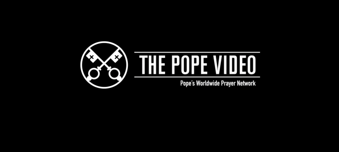 Pápež vo videoposolstve na august: Rodina je poklad