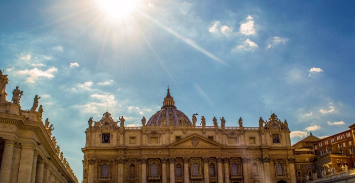 Vatikánsky týždenník: Nový majster pápežských liturgických slávení