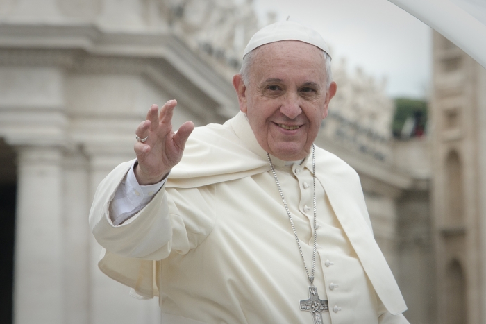 Video pápeža Františka: Kresťania slúžiaci ľudskosti