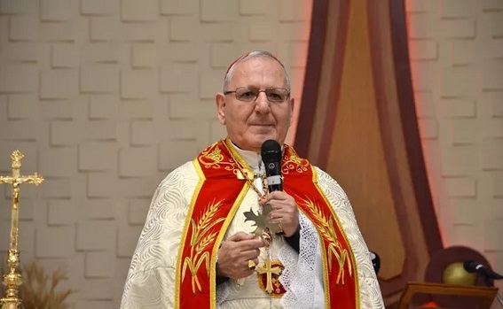 Pápež František pricestuje do Iraku