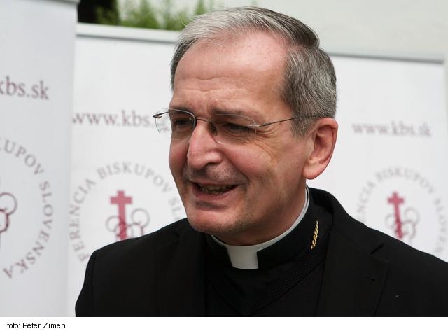 Arcibiskup Zvolenský pozval veriacich, aby v rámci možností prispeli na prácu charity